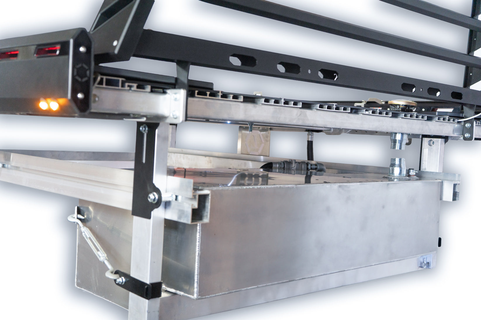 Integrated Sled Deck Slip Tank – Limitless Manufacturing Inc